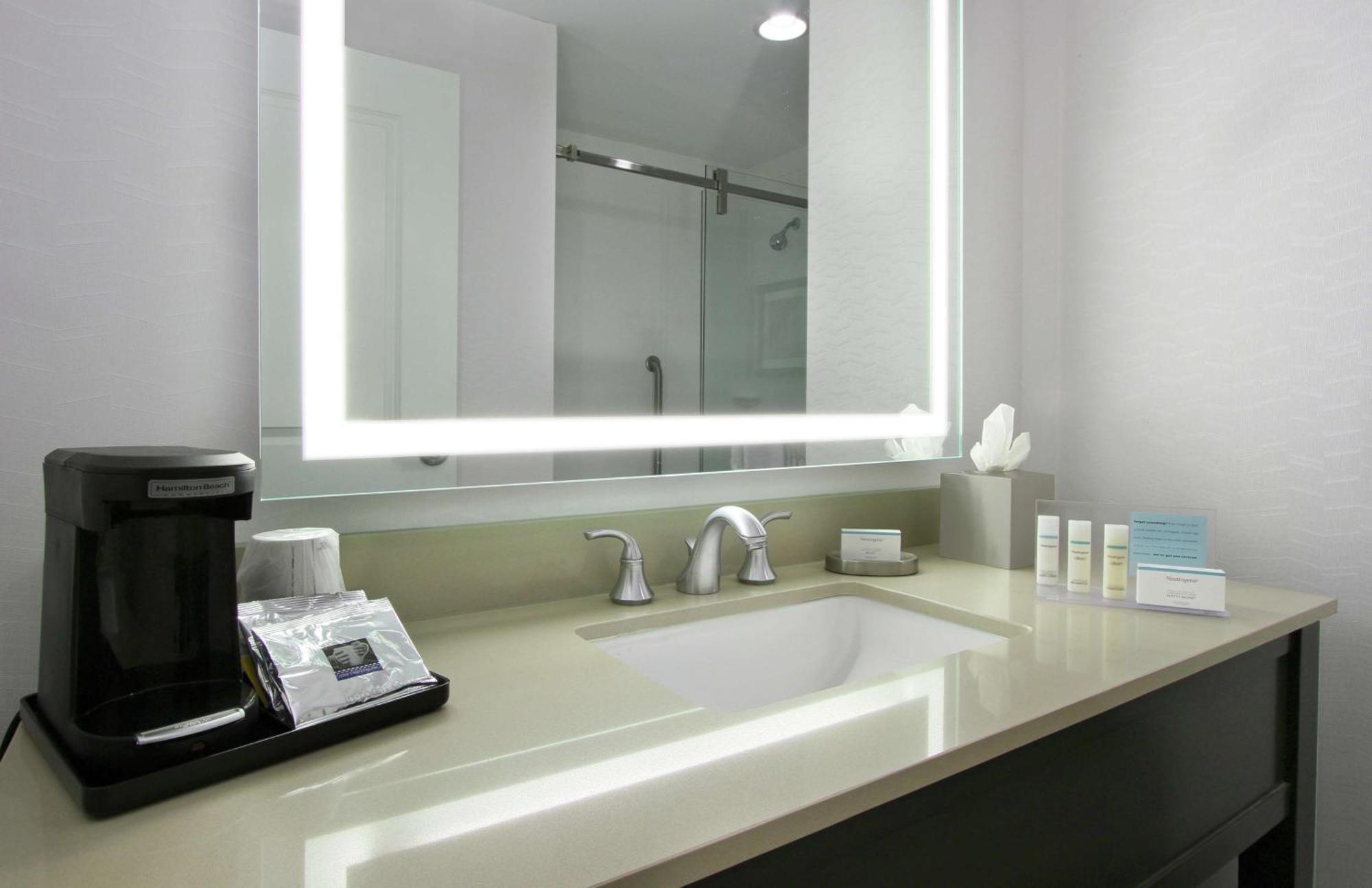 Hampton Inn & Suites Columbus/University Area Exteriér fotografie
