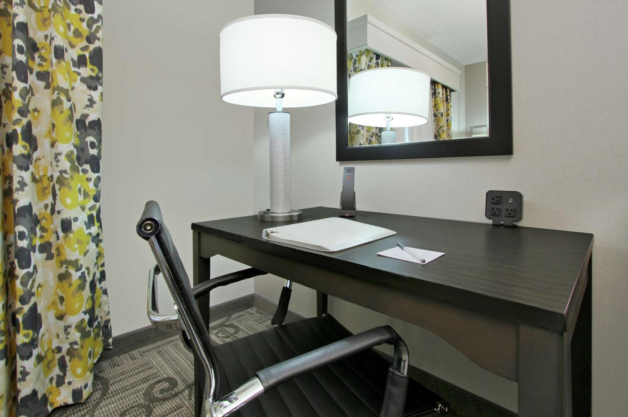 Hampton Inn & Suites Columbus/University Area Exteriér fotografie
