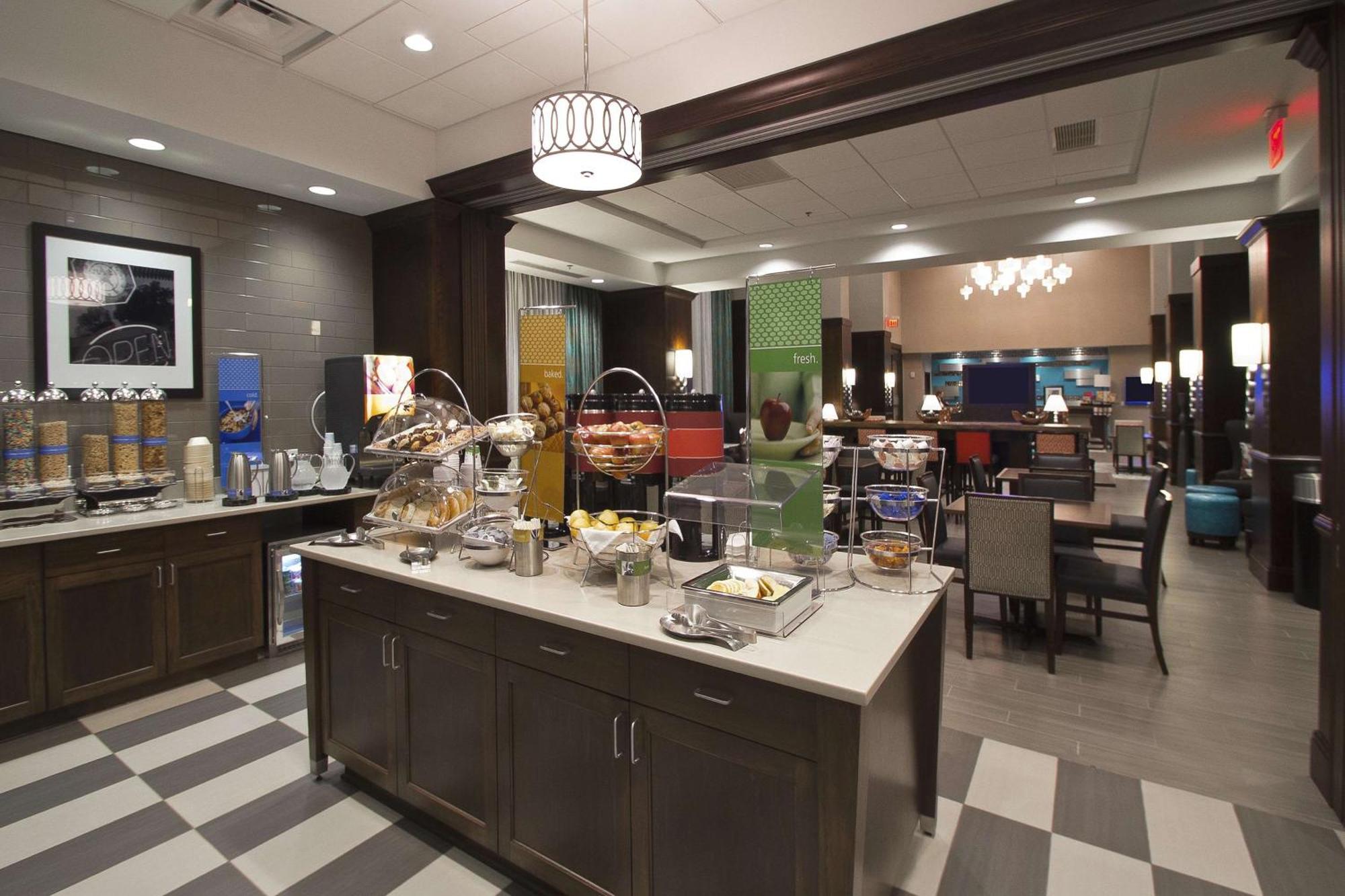 Hampton Inn & Suites Columbus/University Area Exteriér fotografie